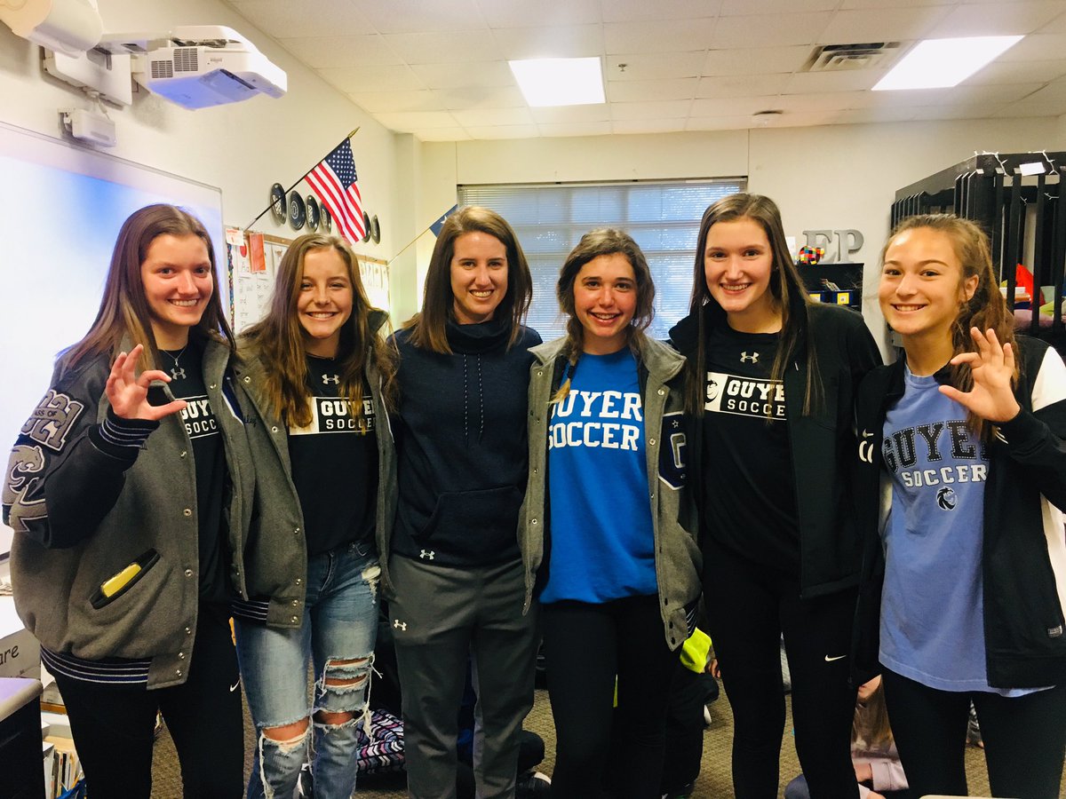 ATeachMoore's tweet image. The day started out fantastic with @Guyer_GSoccer  @GHS_Wildcats coming to @eprayzorelem to share information on the WOLF News. So awesome seeing these athletes and even some former students! @dentonisd @One_and_Ready #DentonISDDelivers #AlwayslearningMoore