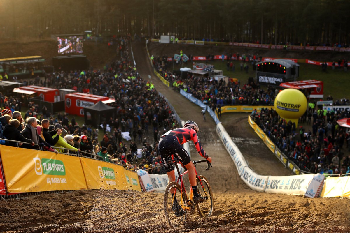 Zonhoven, such an incredible place. Challenge Tires all around. 📸- Charlie Crowhurst. #ChallengeTires
