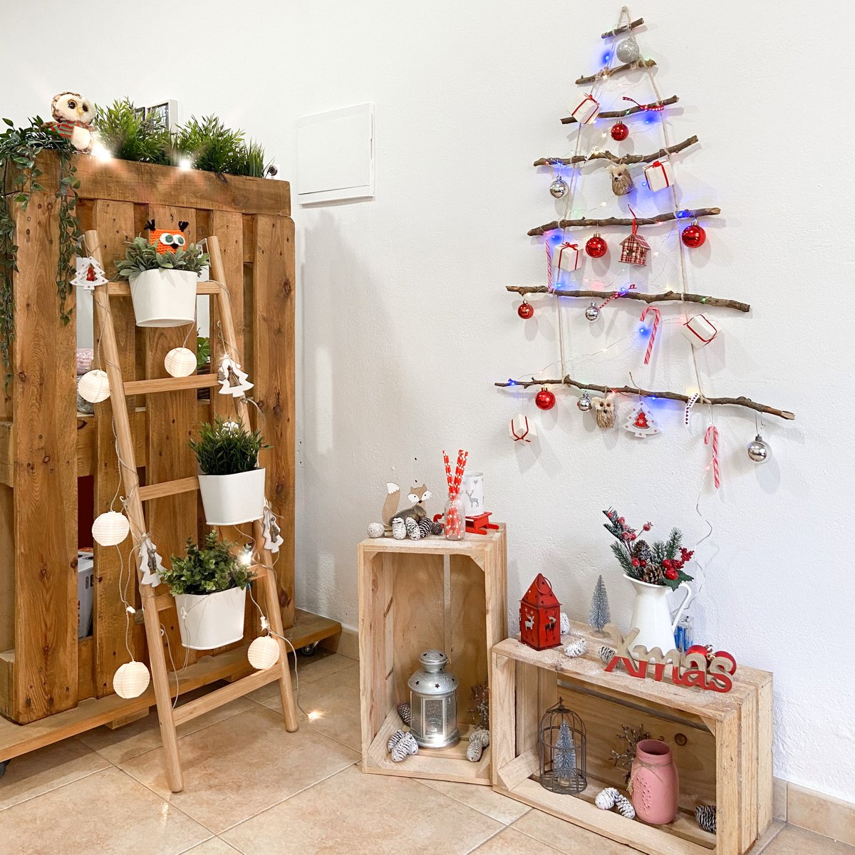 ¡Y por fin… llegó la Navidad a la #búhoficina! 🎄

¡Qué alegría y qué alboroto al mismo tiempo!

🤹 ¡Muchos ánimos si vosotros también estáis en esta microfase prefestiva de locura!

#navidad #oficina #deco #xmas #misterbuho #agenciamarketing #barcelona #santceloni