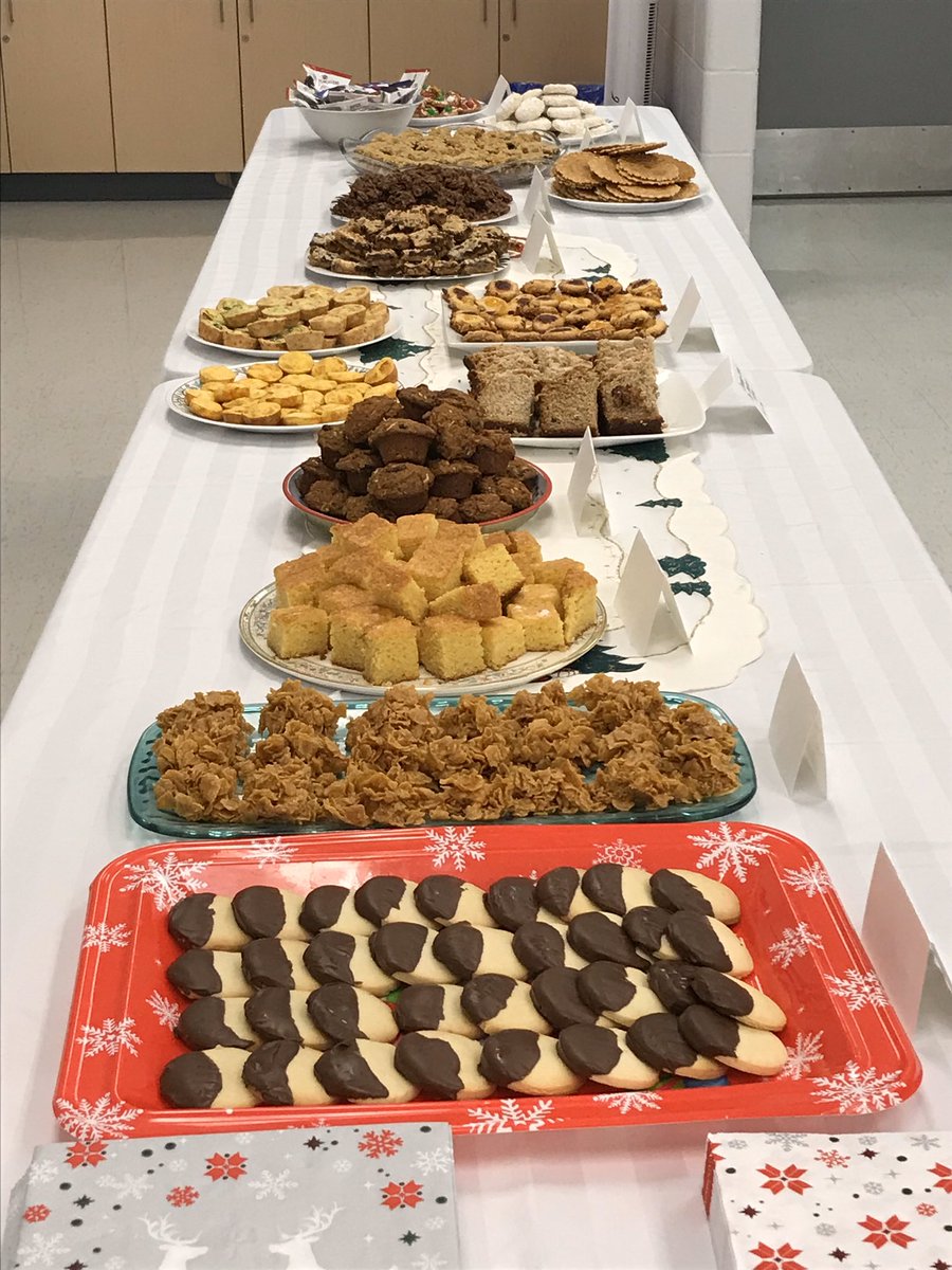 Holiday Cheer treats for Walnut Grove Staff <a href="/WalnutGrovePS/">Walnut Grove P.S.</a> <a href="/PamelaLone/">MM</a> <a href="/ftullochharvey/">Francine Tulloch-Harvey</a>