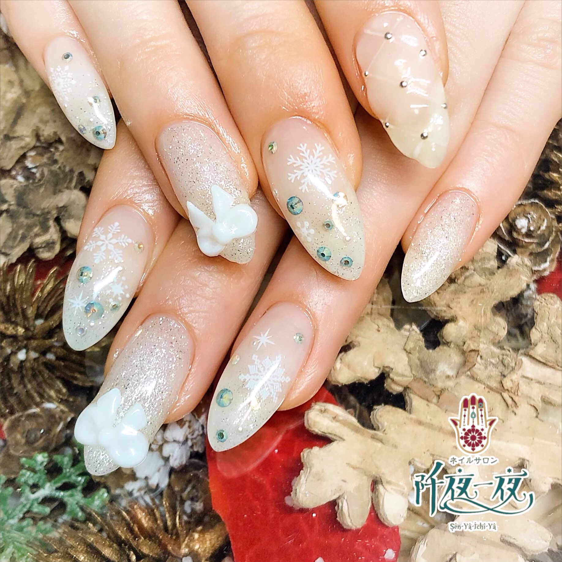Keiko 六本木個室ネイルサロン 痛ネイル 本日のお客様ネイル キルティングネイル初めてやったけどめっちゃ可愛い 5週間以上ぶりのご来店だけどリフトも亀裂もなくて スカルプ って毎回周りに聞かれるって 嬉しい 雪ネイル 冬ネイル