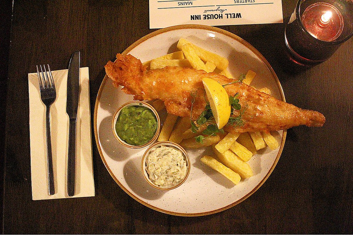 Join us tomorrow for our Fish &amp; Chip Friday special offer! 

House beer battered fish with hand cut chips, mushy peas and tartare sauce for only £9.95 all day 🐠 🍟 

#fridayoffer #friyay #fishandchips #traditionalbritishfood #surreypubs #fishfriday #thewellhouseinn