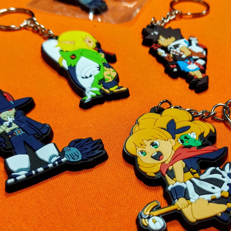 Einige konnten auf Cons bereits das Radiant Merchandise entdecken. Wir haben erst einmal ein kleineres Kontingent besorgt, das ihr nun auch in unserem Shop findet. Wie gefällt es euch? Was würdet ihr euch noch an Merch wünschen?
pyramond.de/katalog/radiant
Infos zu Radiant 7 folgen.