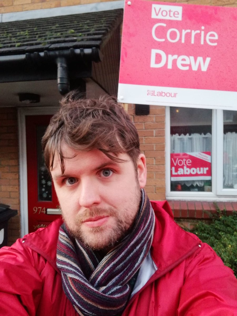 Corrie_R_D's tweet photo. Why #VoteLabour in Bournemouth East?...
Because all these gorgeous, soggy local people are asking you to! ππΉβ₯οΈ
We've been out since 7am & we'll keep going until 10pm because we love you & want the best for our town!
#ItsTimeForBournemouth
#GE2109 #VoteTheToriesOut https://t.co/27PIfc1Z5R
