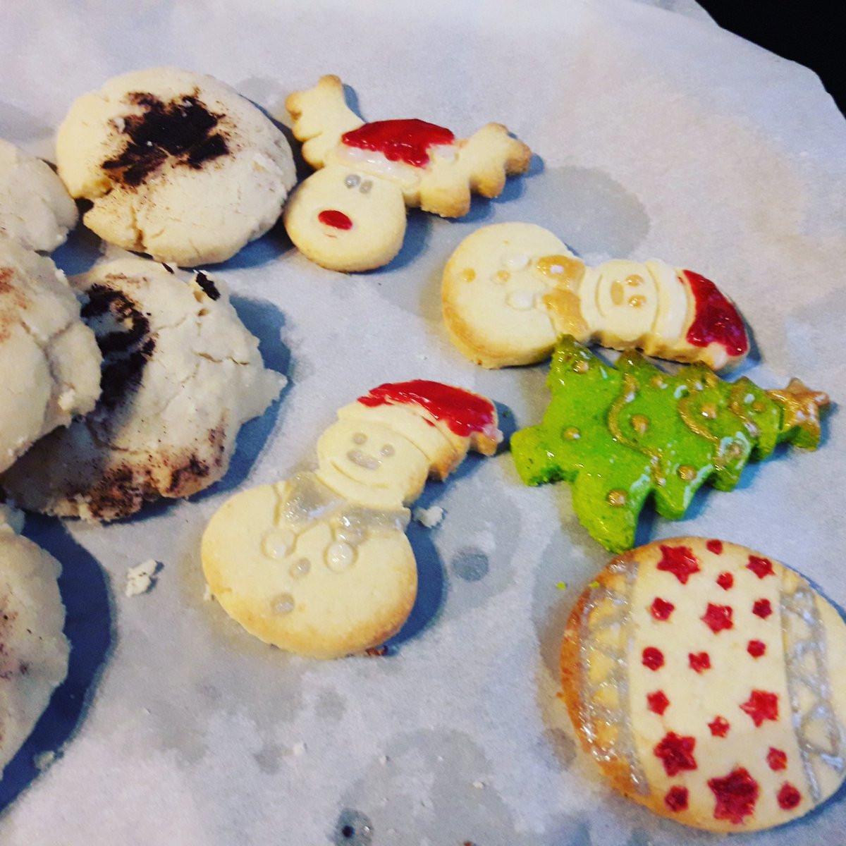 PoulpyCat's tweet photo. Pour un premier essai je suis contente :)
#christmas #christmascooking #biscuit #scrapcooking https://t.co/rOBfQEHHuw