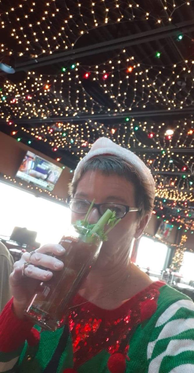 PollyWogg2's tweet photo. When your day starts at 3am, why wait til noon for the office Christmas party. #daydrinking #early https://t.co/NZdjJ4ueBy