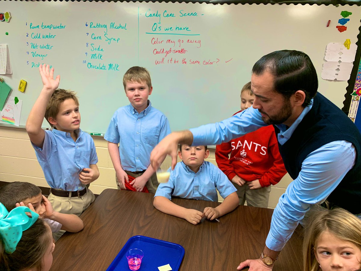Tyree3rdClass's tweet photo. Candycane Science experiment! 👍🏼@ash1818 https://t.co/dJJbjDW9AG