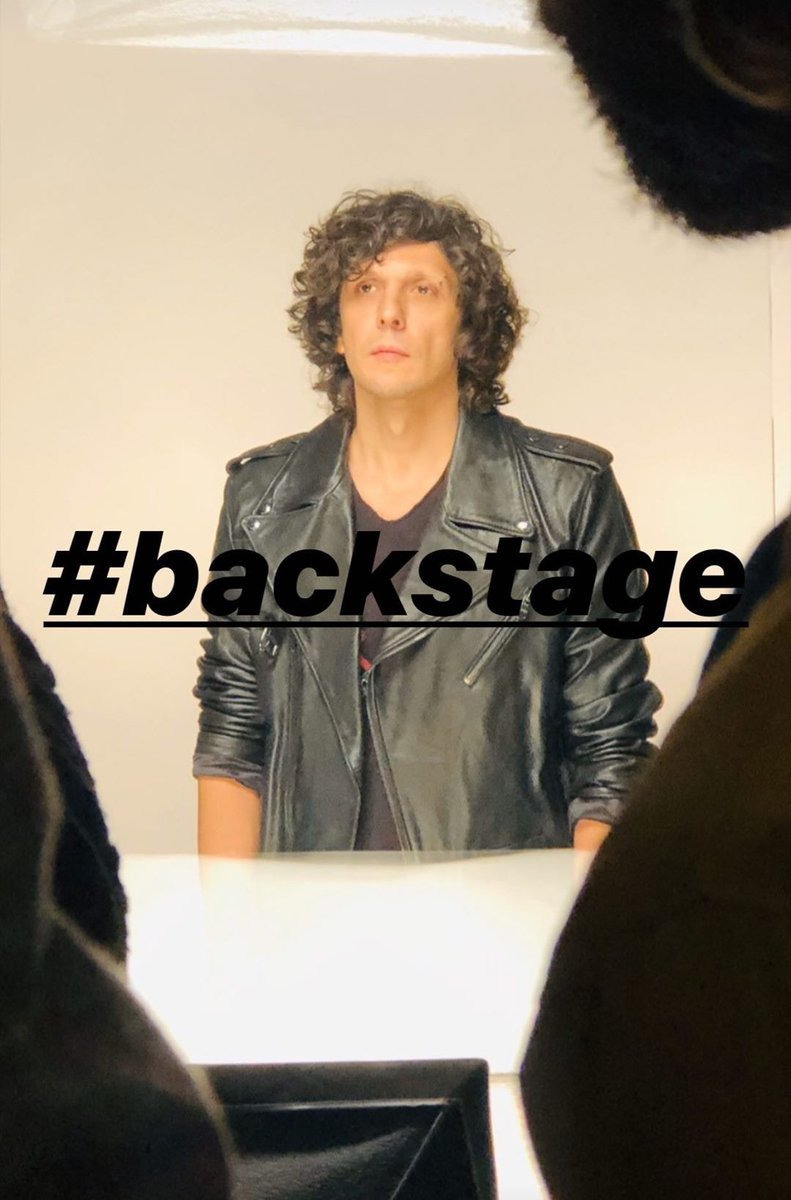 nuccialupetta's tweet photo. Ma quanto รจ figo in questa foto โคโคโค
๐ธ #fabiomercurio #Backstage #ErmalMeta #ErmalMetaPalasport2021 #ErmalMetaIsBack #ErmalMetaTour2021 @famedalupi https://t.co/cDGmdA22Rq