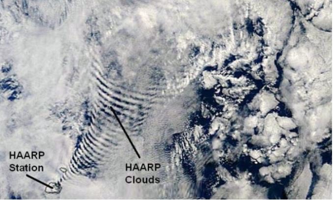 chicksopinion's tweet photo. Totally normal clouds right?!? #chemtrails #GeoEngineering I don’t remember studying crosshatch cloud patterns. #haarp #haarpclouds https://t.co/vMeWNz27sn