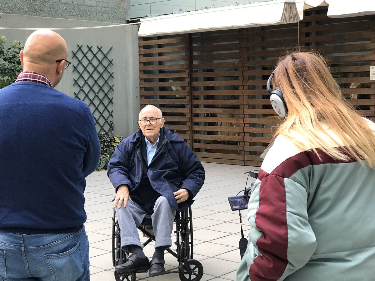 mabrajan's tweet photo. RT @MasQueLearning: ‼️Empezamos a grabar cuarta edición de #PintandoHistorias 🎨📹 Recuperando las historias personales y recuerdos de los mayores del Barrio de La Florida ☺️🙌🏼 https://t.co/fe36J7vUNA