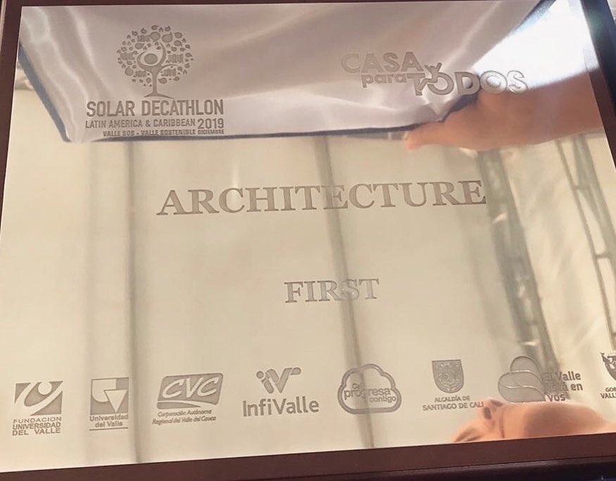tuhouseproject's tweet photo. En la primer premiación que realizó el Solar Decathlon, nuestro equipo recibió los siguientes premios:
- Primer puesto en Arquitectura 🥇
- Primer puesto en Accesibilidad 🥇
-Segundo puesto en Sostenibilidad🥈⠀⠀⠀⠀⠀⠀      -Mención de honor en Diseño Urbano🏅 https://t.co/KES3PEUqsq
