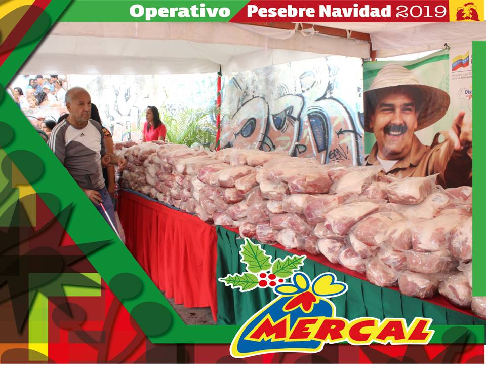 MercalOficial's tweet image. El Ejecutivo Nacional junto a @MinppalOficial benefician a todas las familias venezolanas con la entrega del rubro pernil, a través de la operación "Pesebre Navidad 2019". Junto a gobernadores, alcaldes y Poder Popular, la Misión Alimentación avanza en materia alimentaria.