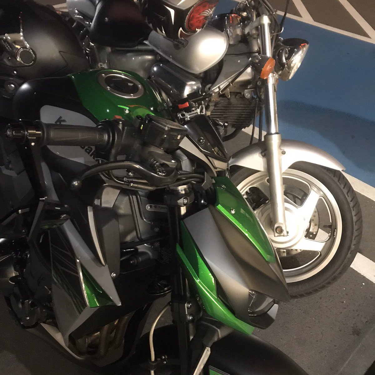 今日は彼女が中型免許取得したとゆうことで、ちょっとだけ走ってみました😁😁
無事免許取れてよかったなぁ！！
おめでとう㊗️㊗️
僕が上げた、マグナをこれからも大切に乗ってあげてね😁😁
一緒にツーリングいこーね！！
バイク最高〜〜！