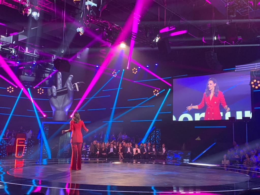 Para mejorar la calidad de vida de las personas y para aportar soluciones que enriquezcan su día a día es imprescindible la digitalización y transformación tecnológica de las empresas. Sobre esa cuestión he venido a debatir a #ADC6 de <a href="/AccentureSpain/">Accenture España</a> #GiroInteligente