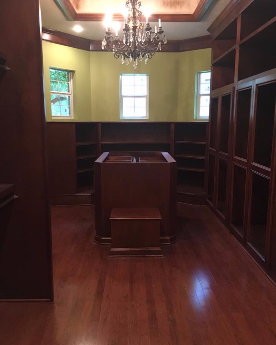 Want new cabinets? Or just a well organized closet? Our team does flawless work when it comes to cabinetry and would love to help you out. 

#remodeling #cabinetr #contractor #closetremodel  #homesweethome #katy #customcabinetry #cabinetrydesign #smallbusinessowner #smallbusiness