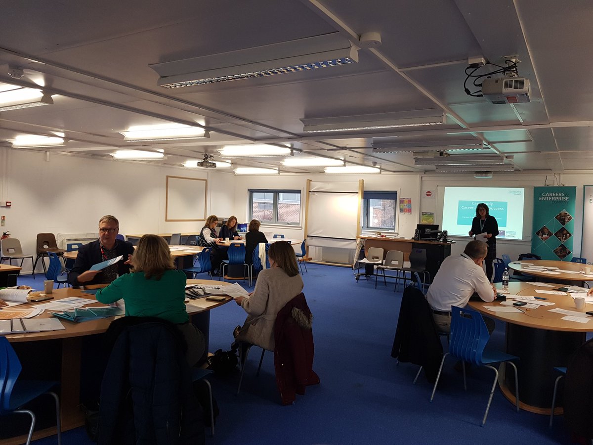 Delighted to have hosted this month's CEC EA meeting here @poole_high Fantastic group of individuals committed to supporting BPC schools in delivering outstanding #CEIAG with their wealth of knowledge & experience in the world of work
#informingtheirfutures #opportunities
