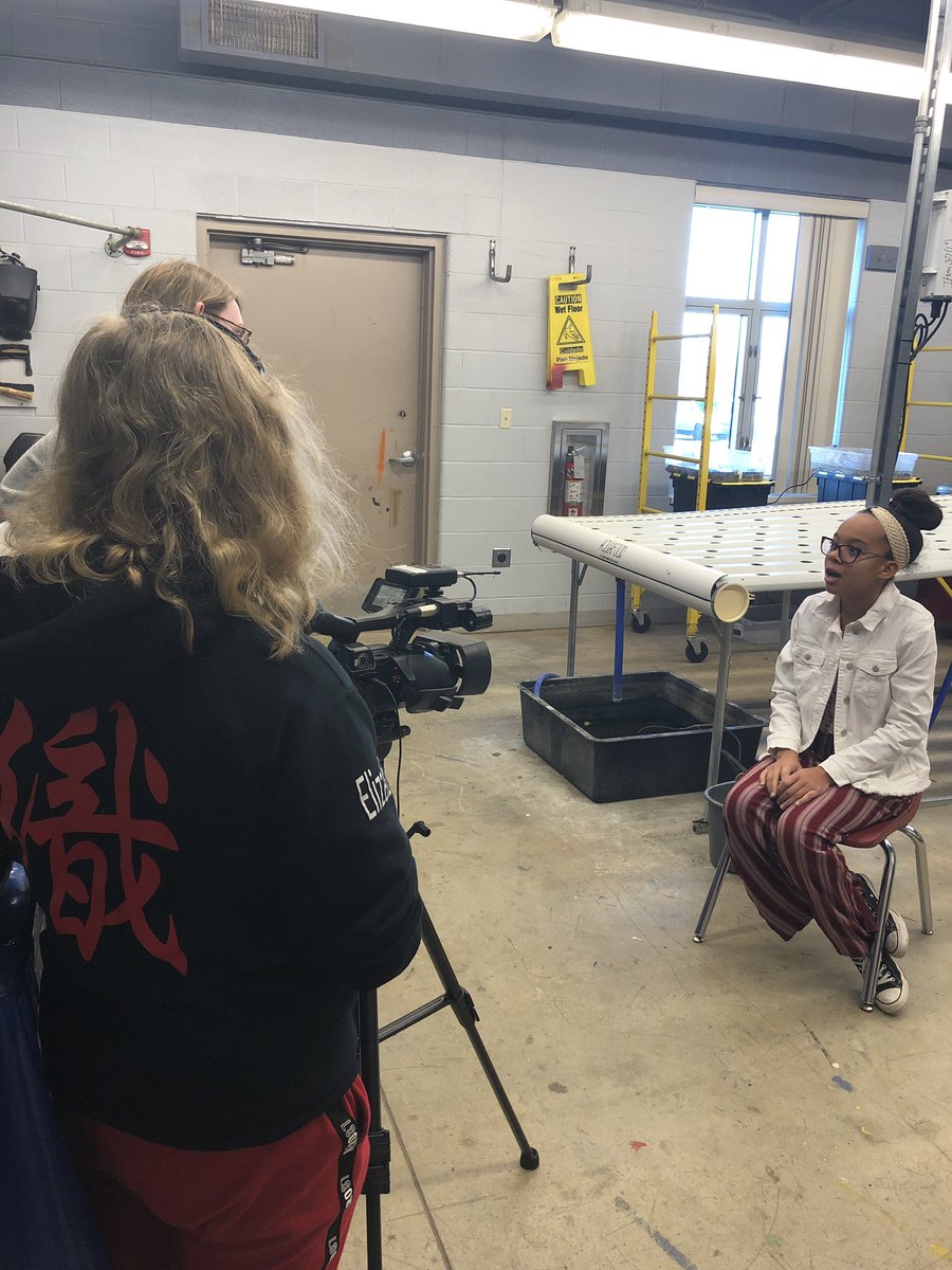 JohnHardinFFA's tweet photo. Students doing interviews with PBS this morning about the #aquafood program! #urbanagprogram #raisingthebar #cultureofexcellence @HardinCoSchools https://t.co/17zqDMmdtk