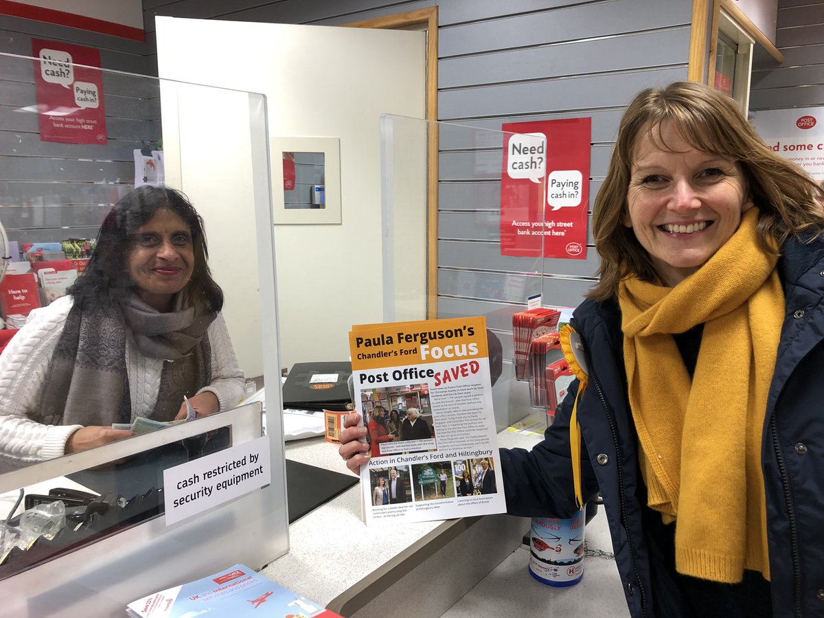 PaulaWFerguson's tweet photo. I’m now out meeting voters in #ChandlersFord with Cllr Tim Groves. It may be wet and cold but the Christmas lights are amazing. Please come out, vote and help me win. Also great to see the re-opened Fryern Post Office buzzing. #Paula2Win https://t.co/395cwoKWOm