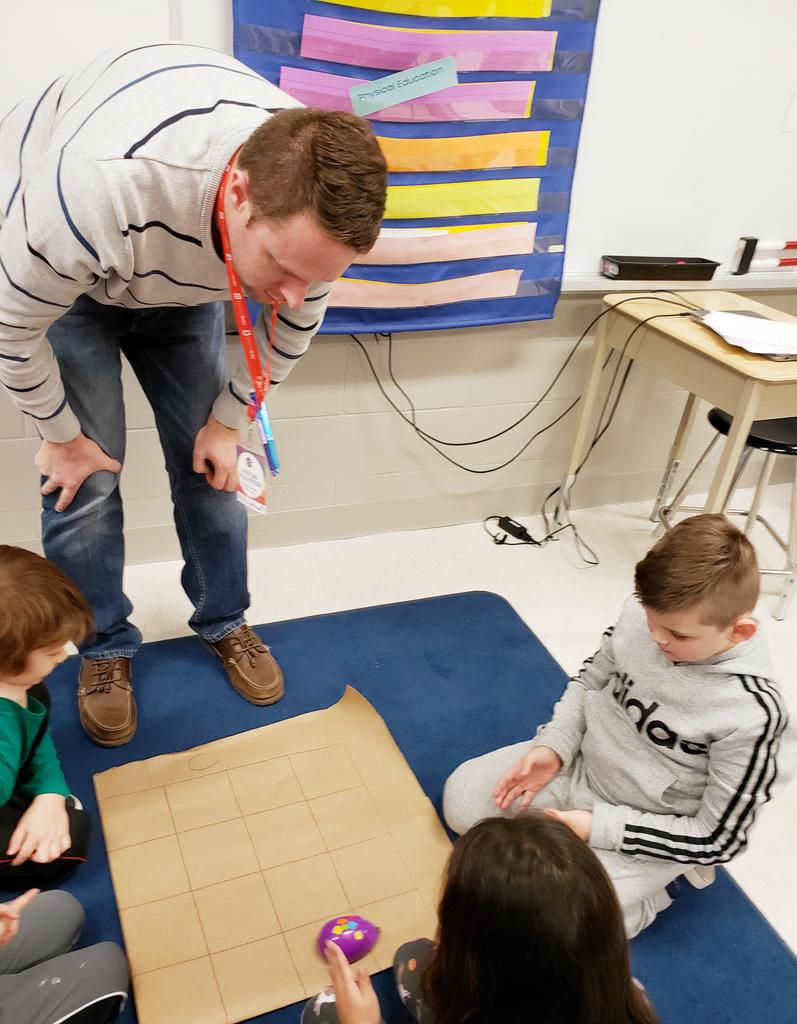 MsJenDaniels's tweet image. #HourofCode2019 part one.
Working with @LearningHandsOn's #codeandgo mice. Thanks @teacherjohansj1 for the lesson and @dpfast for sharing resources from @brockueducation
@htubman2015