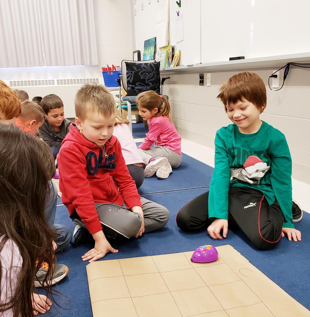 MsJenDaniels's tweet image. #HourofCode2019 part one.
Working with @LearningHandsOn's #codeandgo mice. Thanks @teacherjohansj1 for the lesson and @dpfast for sharing resources from @brockueducation
@htubman2015