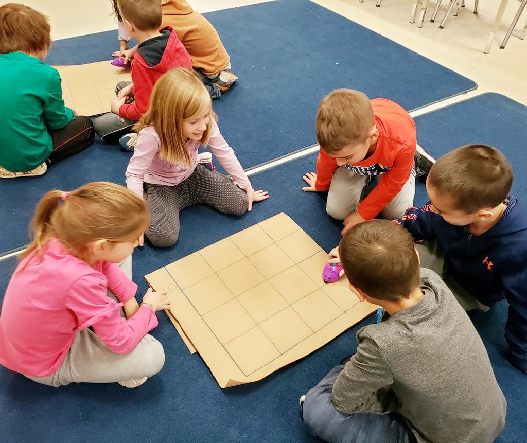 MsJenDaniels's tweet image. #HourofCode2019 part one.
Working with @LearningHandsOn's #codeandgo mice. Thanks @teacherjohansj1 for the lesson and @dpfast for sharing resources from @brockueducation
@htubman2015