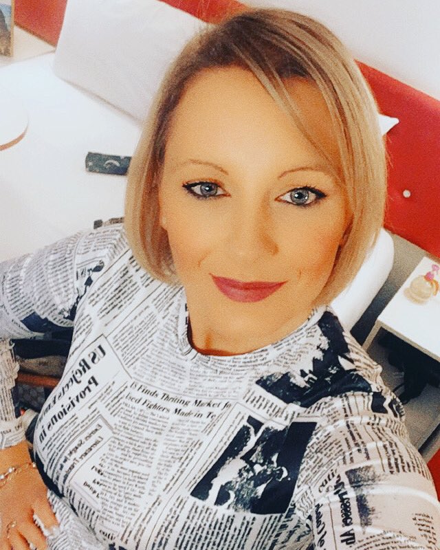 ConstableLouise's tweet photo. Tea in Liverpool and a few drinks 😊 https://t.co/EKSClsTaqy