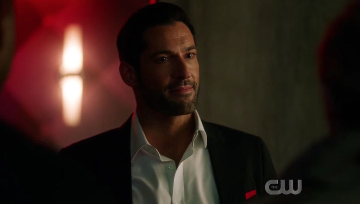 ShadowH_Acc's tweet photo. #CrisisOnInfiniteEarths got me feeling like i’m actually watching #Lucifer https://t.co/vlBh0owG3o