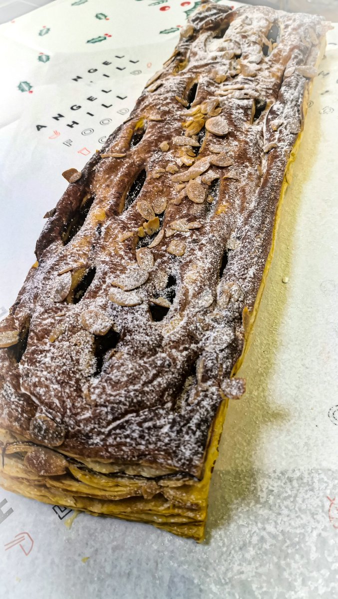 Bavarian braised pork, German roasted Christmas turkey, spiced apple strudel with honey cream @qinetiqmalvern #mincepiemingle <a href="/SpearingBen/">Ben Spearing</a> <a href="/antonia_isaacs/">Antonia Isaacs</a> @AngelHillFood