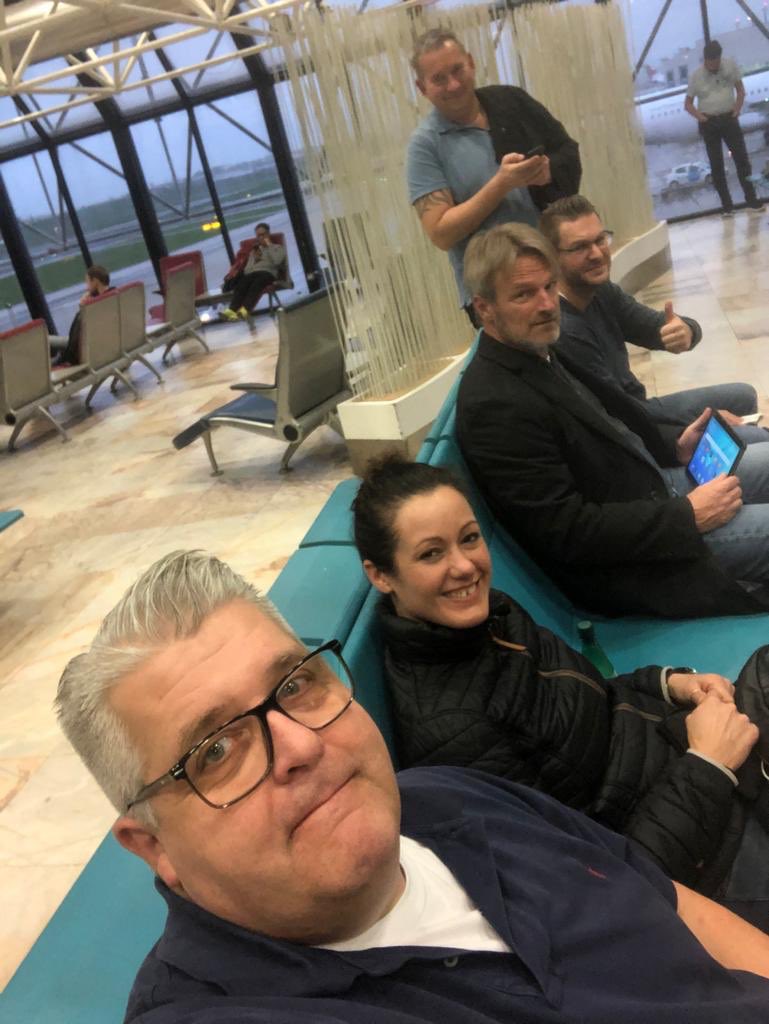 Happy, happy and a bit tired - Back on my way home after an amazing summit at Lisboa! Great days, great colleagues and exciting speaches! <a href="/schiwol/">Oliver Schiwietz</a> <a href="/Andrekupka/">Andre Kupka</a> #EMEAleadershipsummit2019 #work4dell