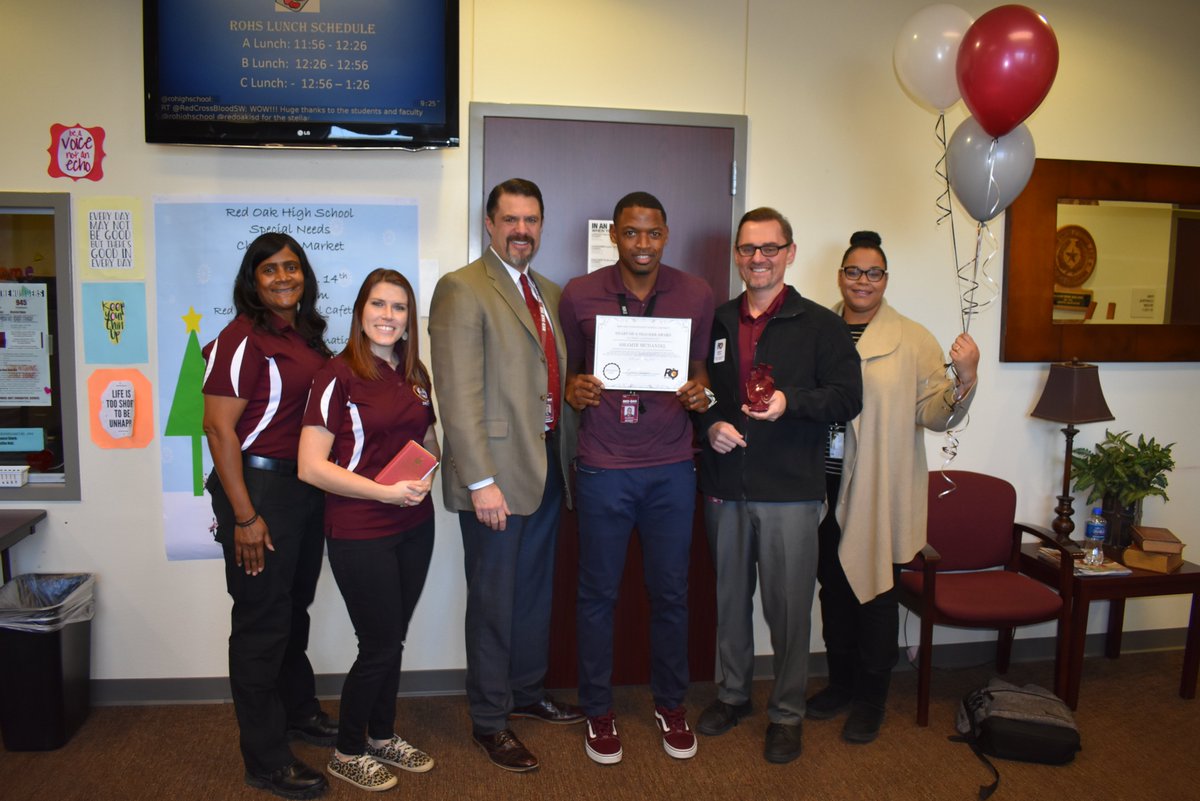 redoakisd's tweet photo. Congratulations to the Red Oak ISD December Heart of a Teacher Award recipients! We appreciate all of our ROISD teachers and their service and dedication to their students. #4Talons https://t.co/9NtmeSX116