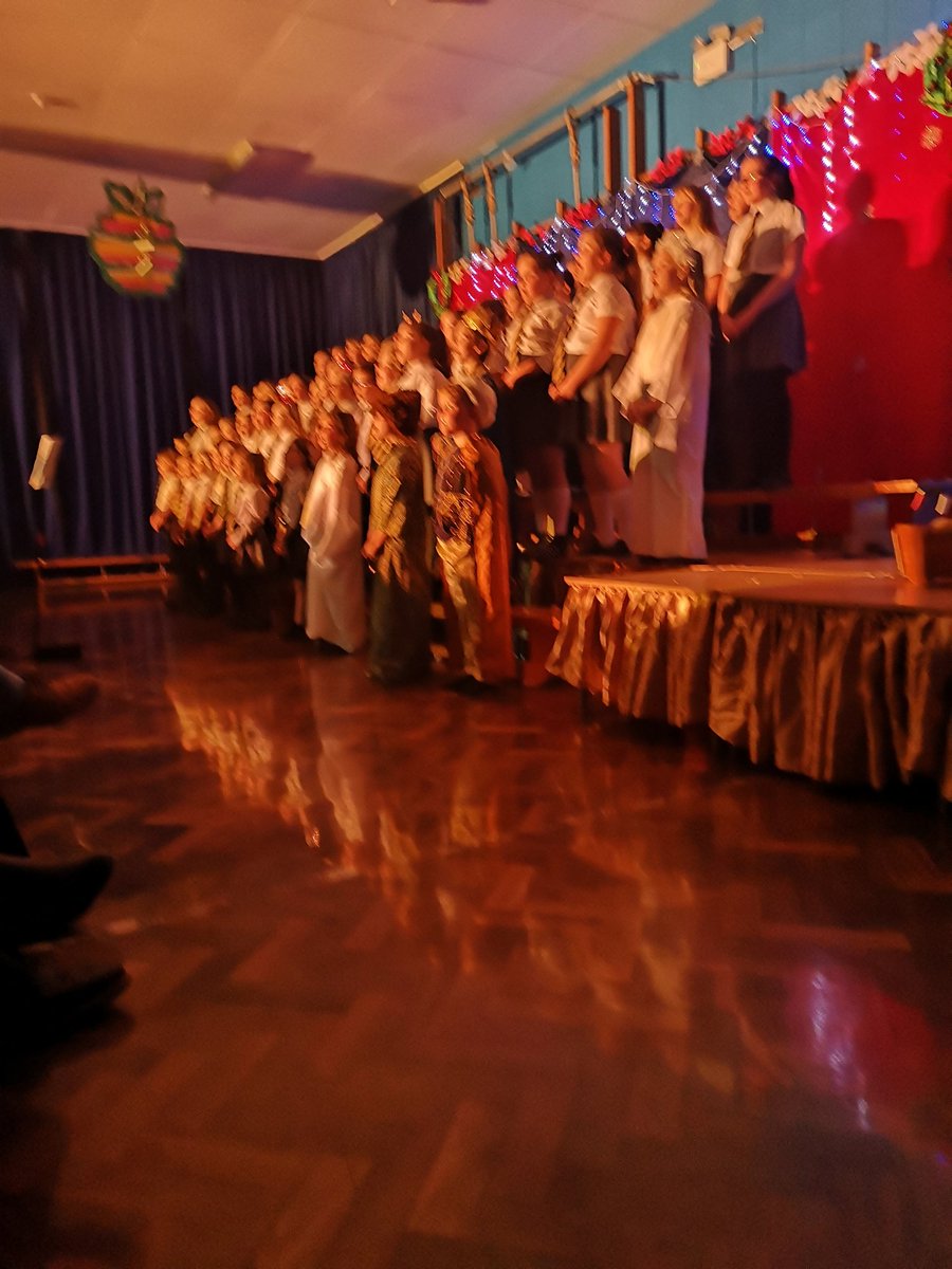GuideRicky's tweet photo. Amazing time at my big sis's Christmas concert @PontnewyddSch we were made to feel very welcome. I especially loved all the fuss's once I was settled 😊 https://t.co/eLuWC5greq
