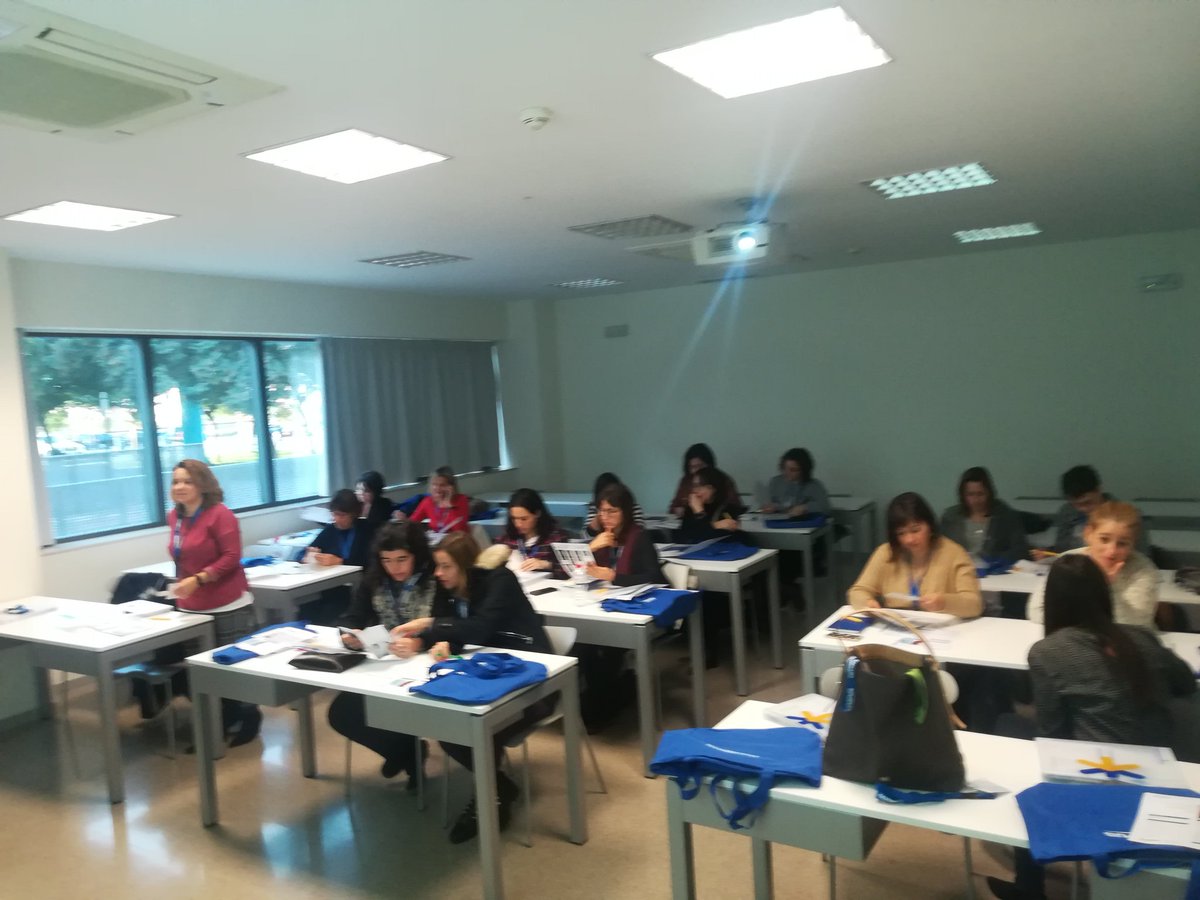 CheloSanz3's tweet photo. Hoy curso patrocinado por Olympus, promocionando la formación y  docencia Enfermera de la unidad de Endoscopias Respiratorias.
@CuidadosLaFe @HospitalLaFe @SeparRespira @IISLaFe @svneumologia @AEER_2019 https://t.co/ArFDWCf6Re