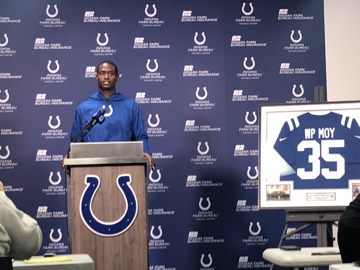 KBowen1070's tweet photo. Pierre Desir receiving the Walter Payton Man of the Year Award: https://t.co/h2ZJZ1rrXI