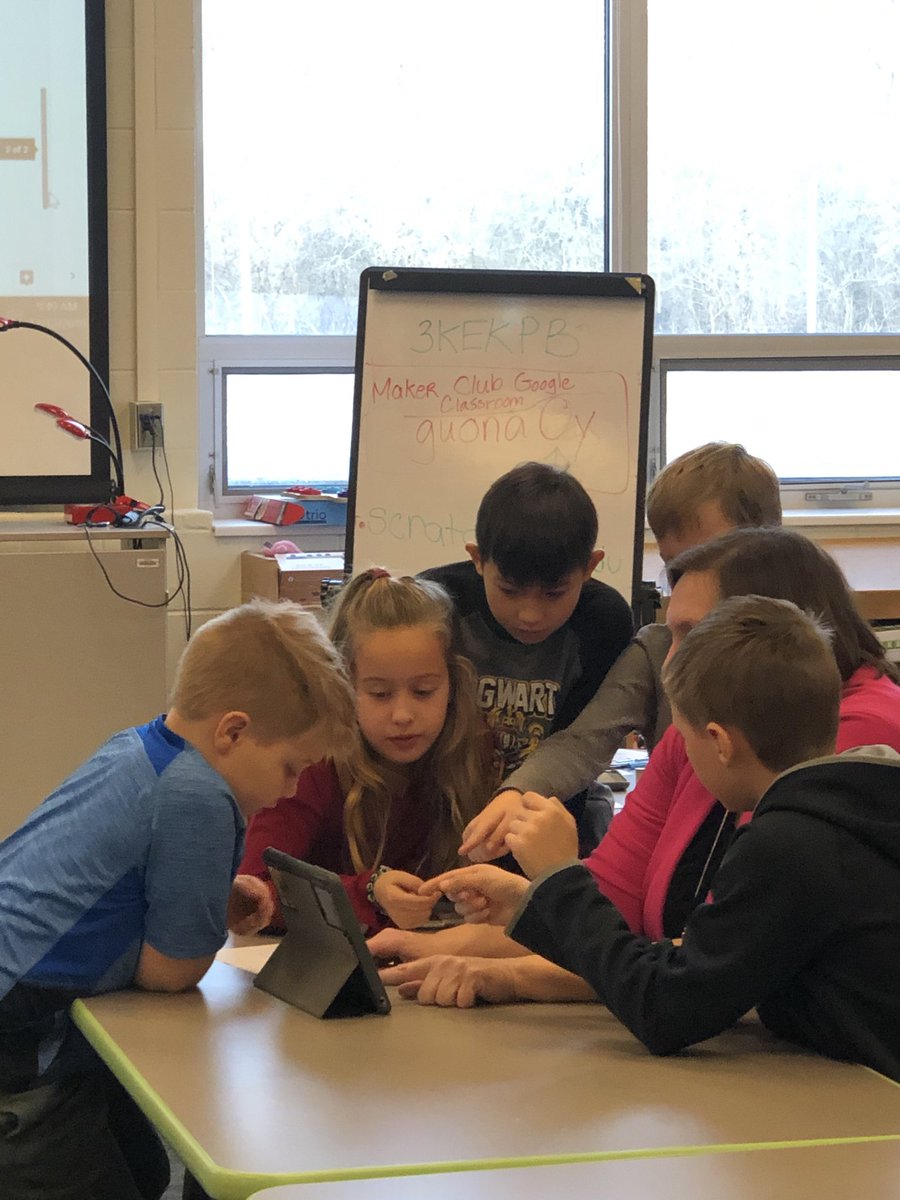 WildRoseD303's tweet photo. Our 3rd grade students got an opportunity to teach LRC Directors all about Bloxels! #authenticaudiences #learningfromstudents https://t.co/6vHvdEGAKe