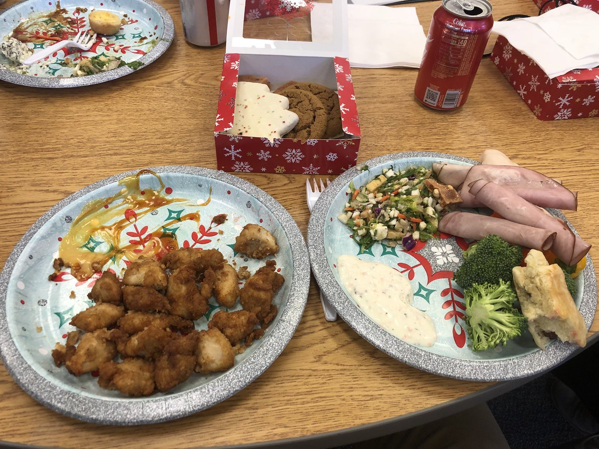 FreyMrT's tweet photo. Thanks @PTSAFrey for my own personal nugget tray! https://t.co/DIFrt0V7eT