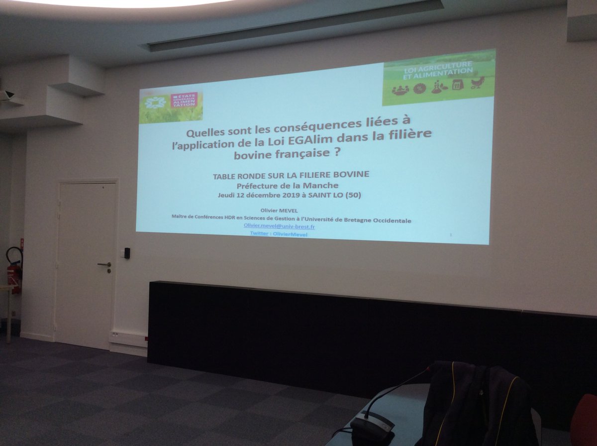 A la demande de <a href="/FDSEA50/">FDSEA Manche 50</a> table ronde "filière bovine" organisée par le Préfet de la Manche, en présence des parlementaires, des représentants de l'agriculture et de l'agroalimentaire.
Echanges sur les conséquences liées à l'application de la loi Egalim dans la filière bovine.