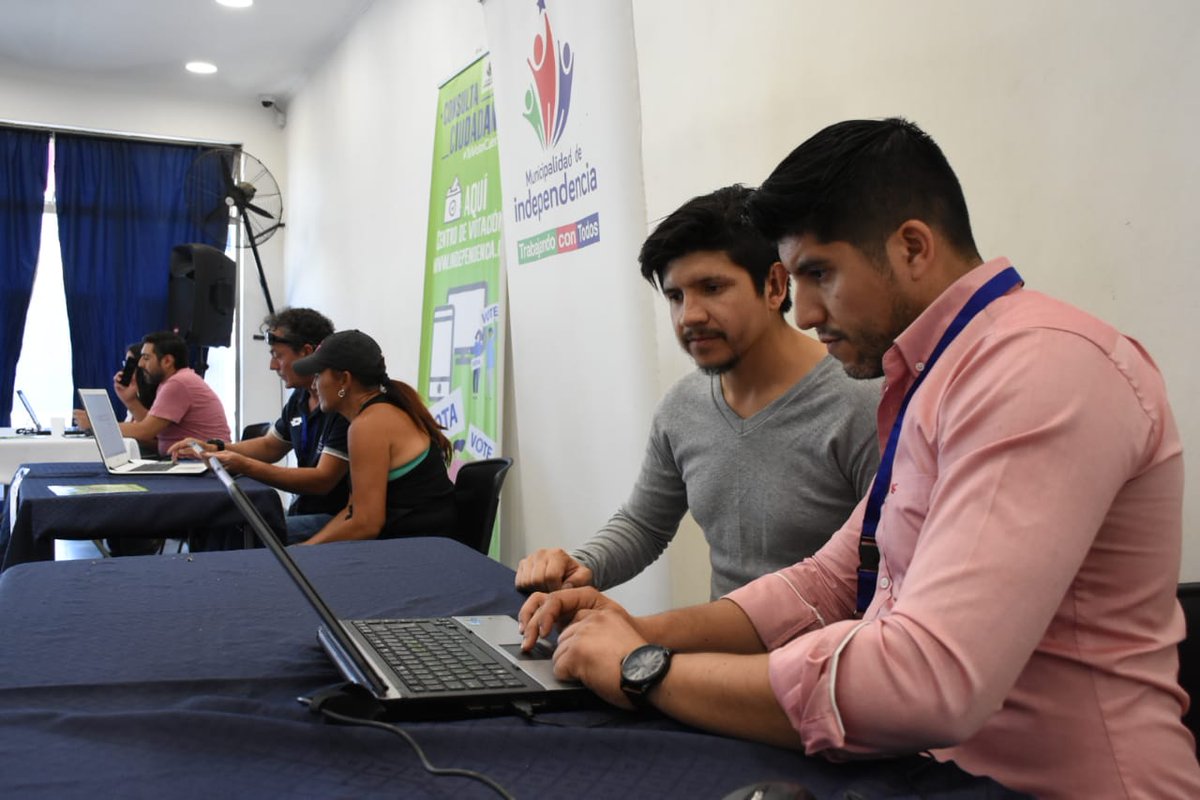 Muni_Indep's tweet photo. 📌 Si deseas votar presencialmente, tenemos habilitados puntos de la comuna, donde monitores te asisten si es que tienes dudas. Revisa locales en https://t.co/EKSxDvNf4n también puedes seguir votando en https://t.co/FKCxYYiMiQ #TuVotoCuenta #IndependenciaConstituyente https://t.co/KQ49KOPoWj