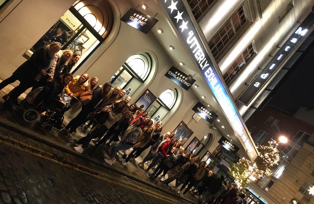 wickersleyssc's tweet photo. On the 28th and 29th November, 29 Dance students went to London to participate in a range of dance based activities.
@pineappledance @MatildaMusical @MammaMiaMusical
#pineapplestudios #mammamia #matildapose #dance #dancestudio
https://t.co/pFdgSnYNPM https://t.co/k6pLg4UmF1