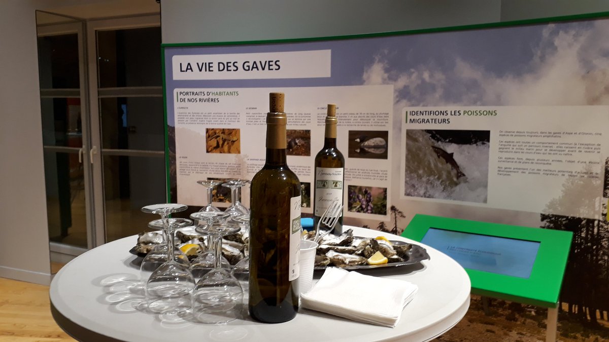 DelcorAndre's tweet image. L'espace d'information sur l'#hydroélectricité d'#Oloron se transforme ce soir!!!!😀😀 plus d'info dans la soirée....chut...