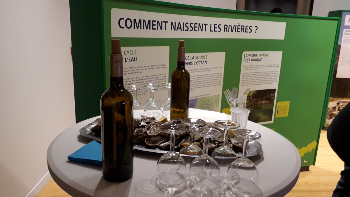 DelcorAndre's tweet image. L'espace d'information sur l'#hydroélectricité d'#Oloron se transforme ce soir!!!!😀😀 plus d'info dans la soirée....chut...