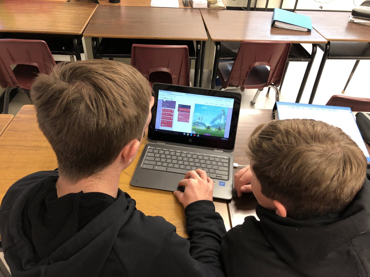 lesleyaanderson's tweet photo. Helping Wonder Woman today in math class #HourofCode2019 #BGCCodes @nicbatte @SHHSCrusaders https://t.co/tQ2qCOaBwz