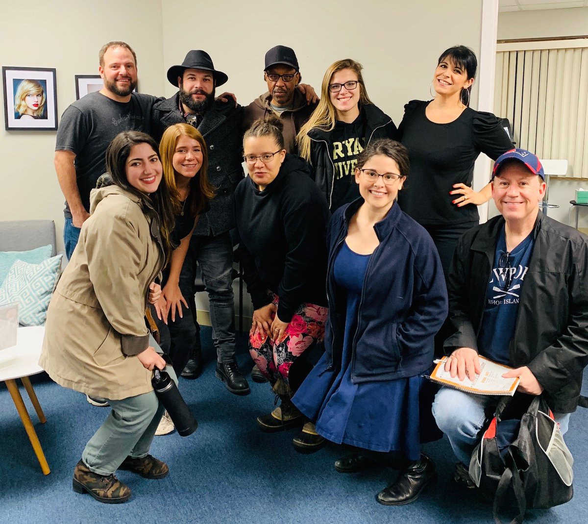 Patriceperis1's tweet photo. #ThrowbackThursday It was so much fun having Sam James back in the studio last Saturday for the songwriting session! So many talented songwriters here! #songwriting #songwriters #samjames #samjamesmusic #learn #songwritingsession https://t.co/6s2ayYtX2C