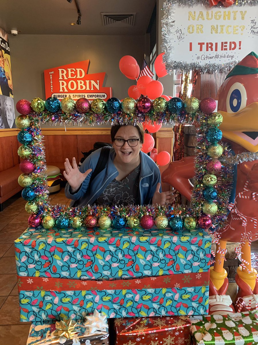 LauraPlvrg's tweet photo. A festive version of Where in the  World is Laura Palermo! #QtownRRHolidays #LVRGFunAF @HRATYOURSERVICE https://t.co/D5o9r9t4gX