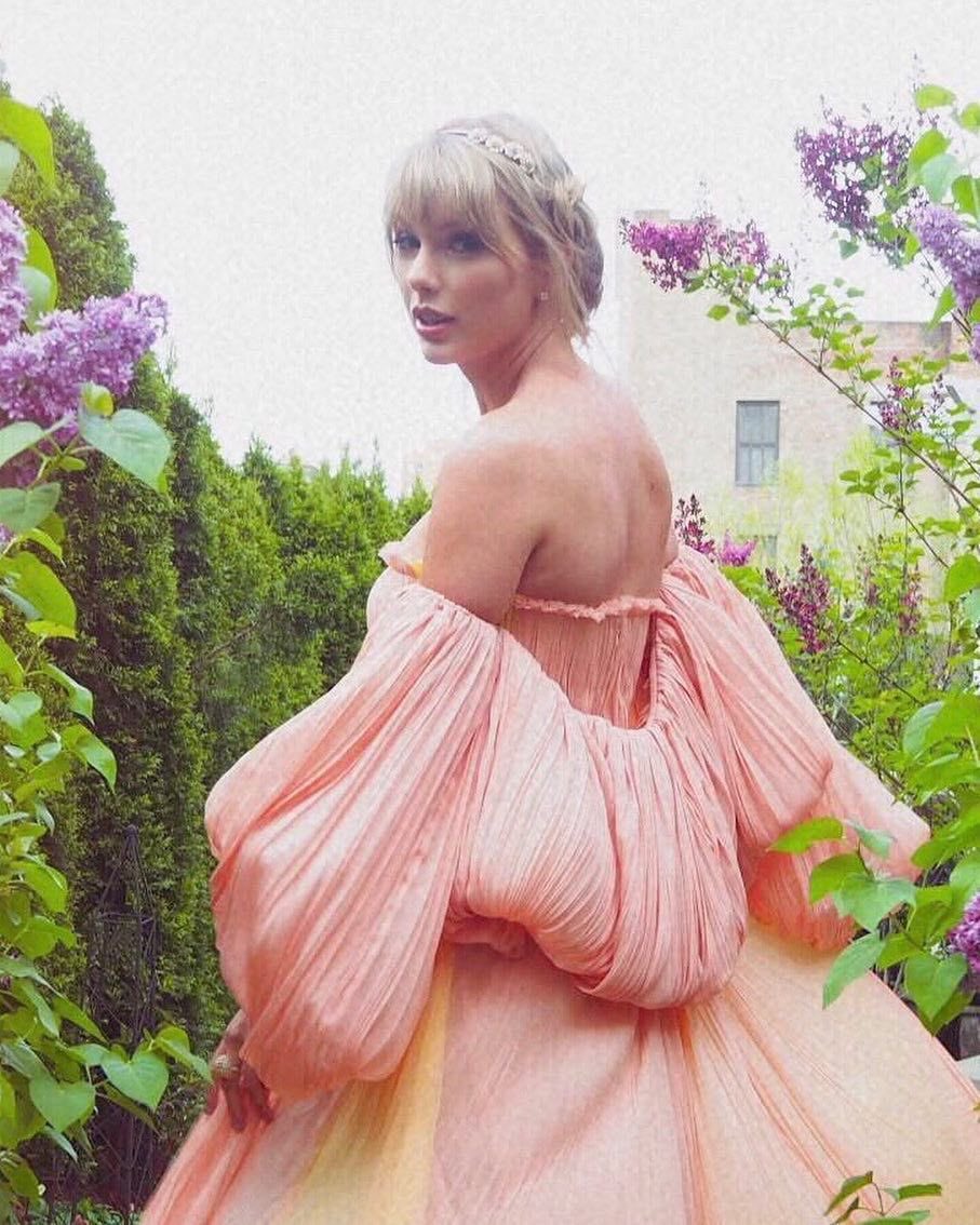 Chanutalaaa's tweet image. สสวก.นะแม่เทย์ พึ่งติดตามแม่มาประมาณปีกว่าๆเกือบสองปีแล้ว ถึงจะพึ่งติดตามแต่ก็รักเหมือนติดตามมาชาตินึงนะคะ555 และจะติดตามตลอดไป รักมากมาย รักที่สุด และจะรักตลอดไป Luv you💕💕💕🎂
 #HappyBirthdayTaylor
#HBDTaylorSwiftProjectTH