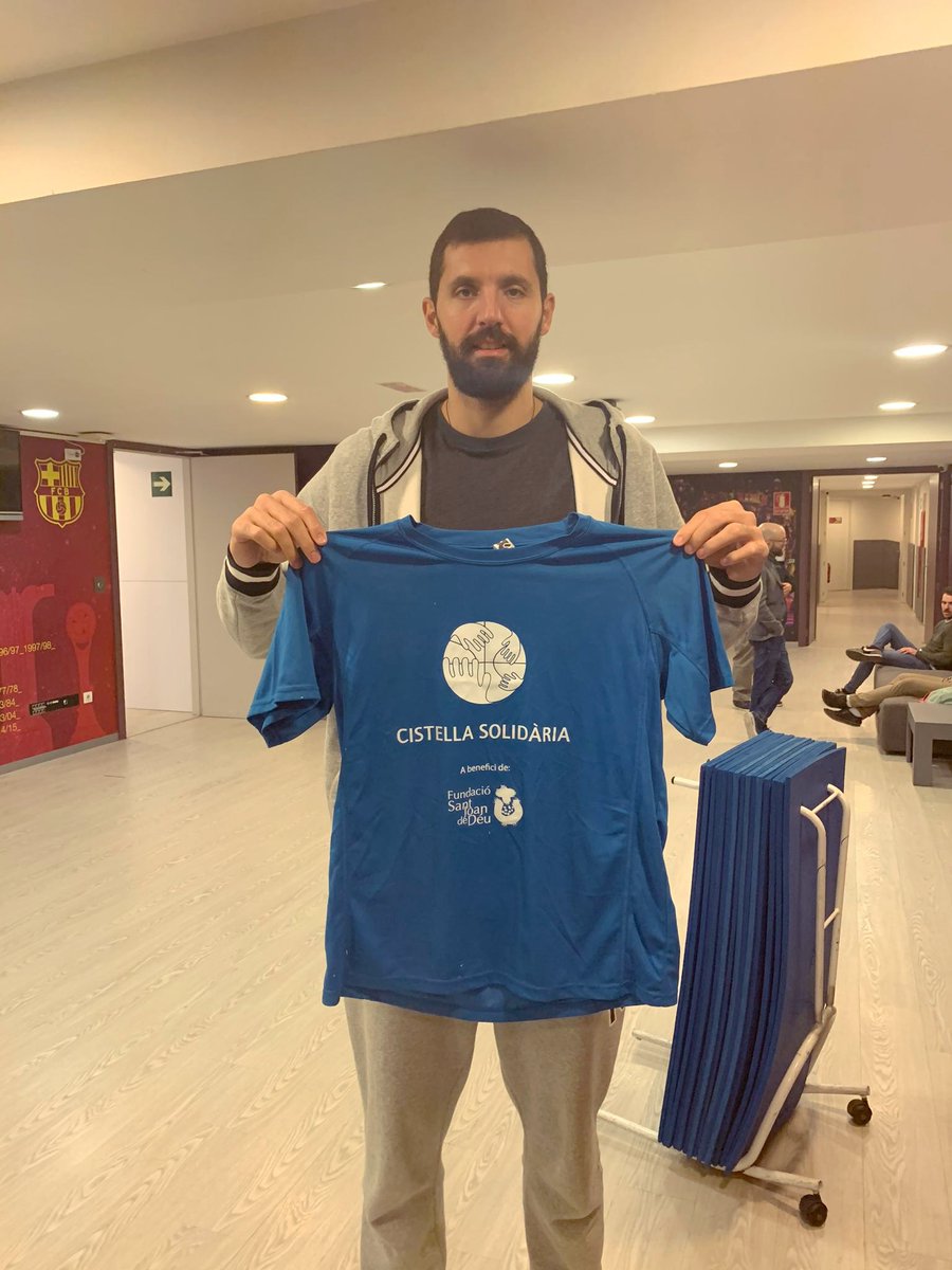 CistellaS's tweet photo. Només queden dos dies pel #CistellaSolidària11 i en @NikolaMirotic33 @chiggins11 i en Roland Smits ho saben! 

🎁Aquest dissabte tindreu una sorpreseta cortesia @FCBbasket @FCBarcelona_cat 

👉Posa el teu granet de sorra contra el #CàncerInfantil aquí ⬇️
https://t.co/CmkrGftWuw https://t.co/E1wUmrrMY9