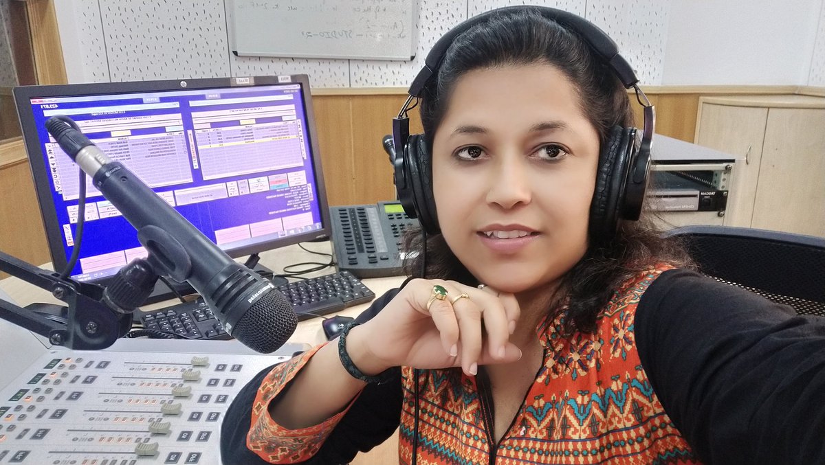 rjsurabhisaxena's tweet photo. जिस आकाशवाणी पर माननीय प्रधानमंत्री मोदी जी मन की बात करते हैं उसी के फ्रीलांसर कर्मचारियों के क्या हालत हैं, ओवर नाईट ड्यूटी के वक़्त क्या सुविधाएं है, सैलरी के नाम पर क्या मिल रहा है जानाना नहीं चाहते क्या आप @PMOIndia #AakashVani #FMgold 100.1 #NewDel से एक आर जे
#MannKiBaat https://t.co/1nfW0vMlDM