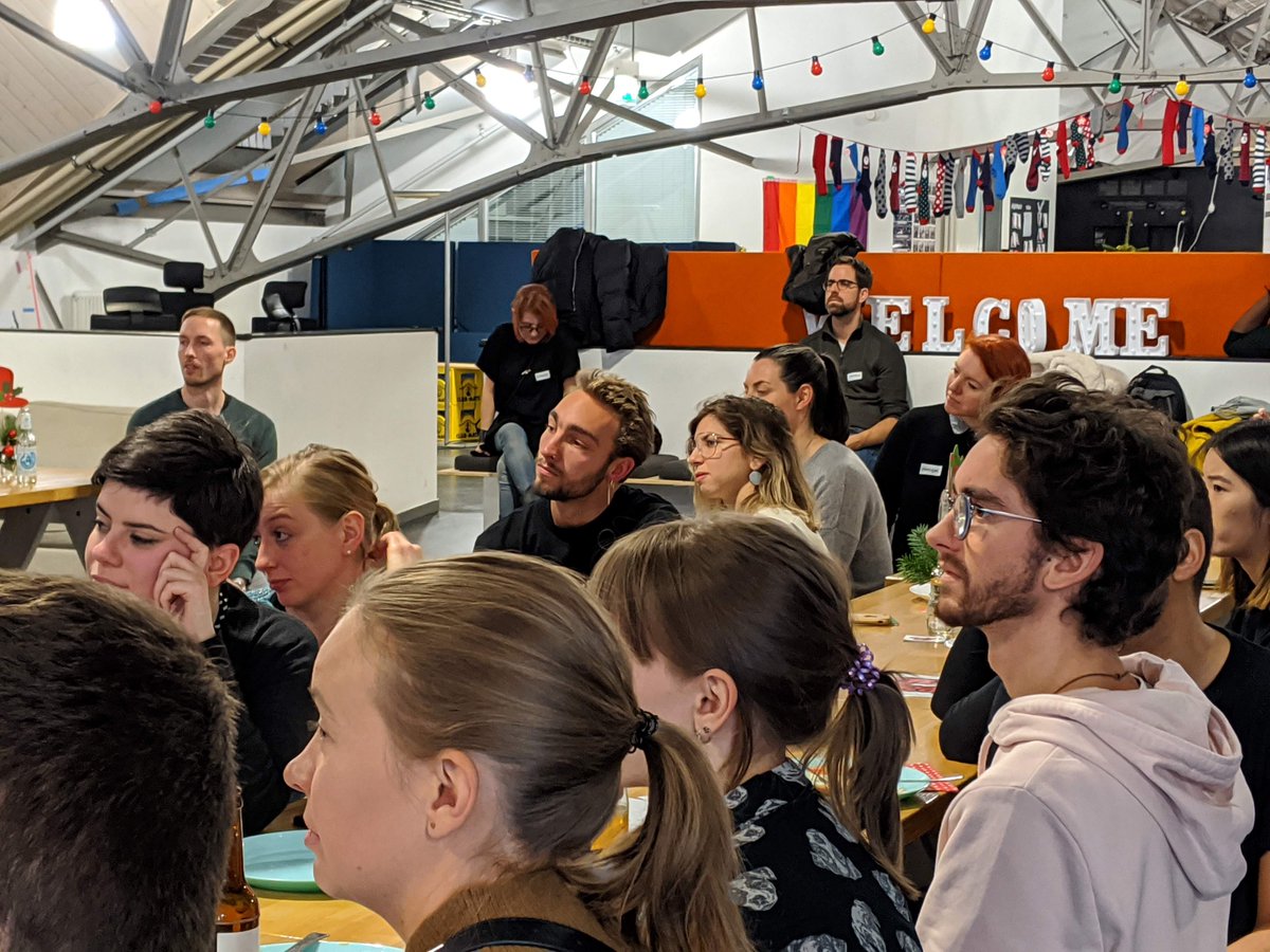 DesignLabMeetup's tweet photo. Thanks to everyone who made it to the #DesignlabBln Holiday Party last night! Thanks to Rachel from @taxfix_de for an awesome talk and to everyone for coming along to make it such a lovely night! 🎊🤶🎄 Until next year! 🎉🍻 https://t.co/VFrTC0sJQL