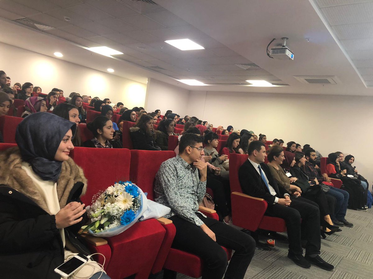 usetbiruni's tweet photo. Katkılarından ve samimi sohbetlerinden dolayı başta hocamız @ErerenEmrah olmak üzere yoğun katılımlarınızdan dolayı siz değerli üye ve gönüllülerimize teşekkür ederiz. Bir sonraki Vaka Günlükleri serimizde görüşmek üzere, sağlıkla kalın🤗

@DrAdnanYuksel @Biruniedu https://t.co/1j7zKHEQyi