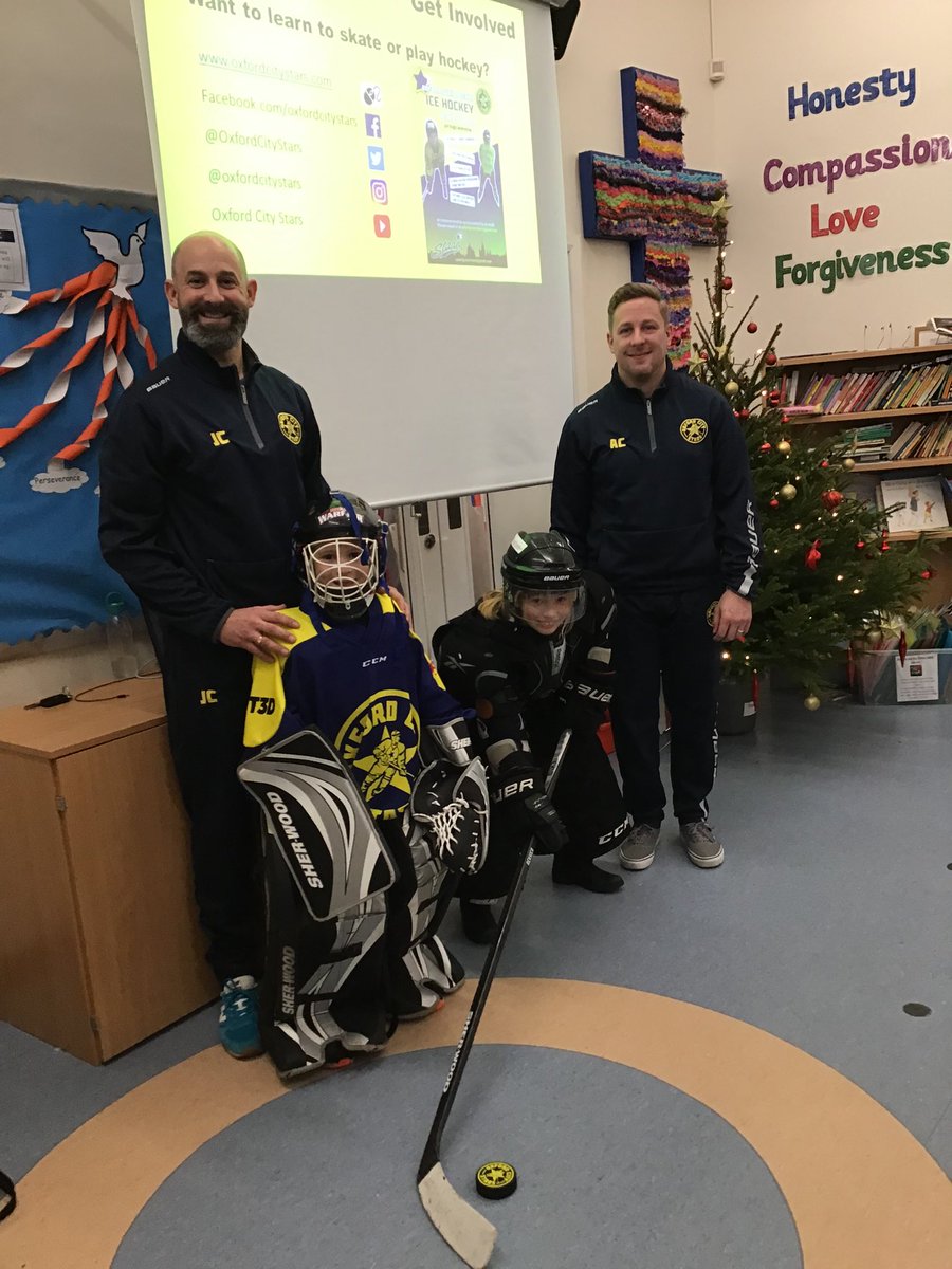 FreelandSchool's tweet photo. We were very lucky to have a visit from @OCS_Community who gave an exciting assembly about ice hockey! The pupils got to have a look at boots, pucks, trophies and some even got ready for the rink! 🏒 We hopefully have some young ice hockey players at Freeland! https://t.co/Cd7bctbeaH