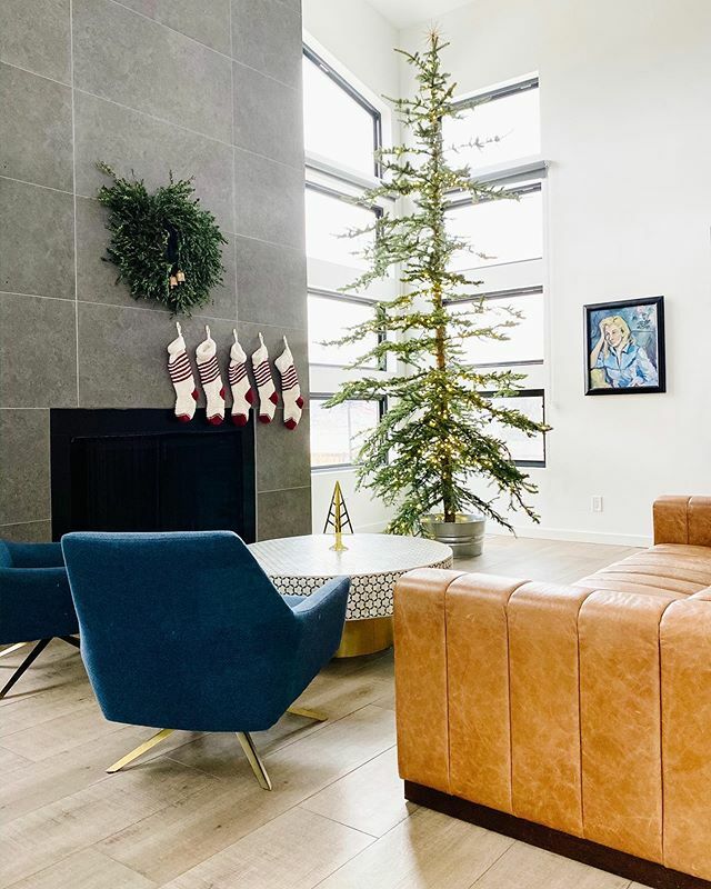 A few years ago my kids took for-ev-er to fall asleep on Christmas Eve and then at 1:30 am they came into our room asking if it was time to open gifts. 😂☠️ And then again basically every hour after that. 😐 Hayes has told us since not to tell him when exciting things are happ…